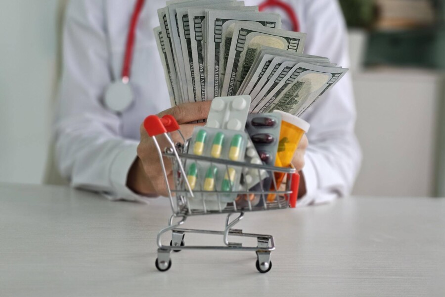 Farmacja jakie zarobki można osiągnąć w tej branży?